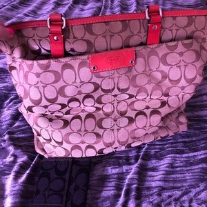 Barely used Coach purse.Tan w/Ornge lining&trim Separate listing 4 match wallet